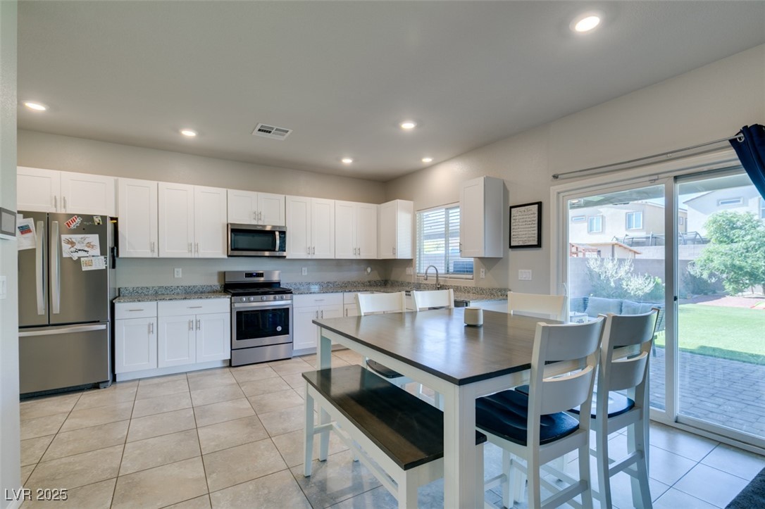 7239 Glimmer Point Street