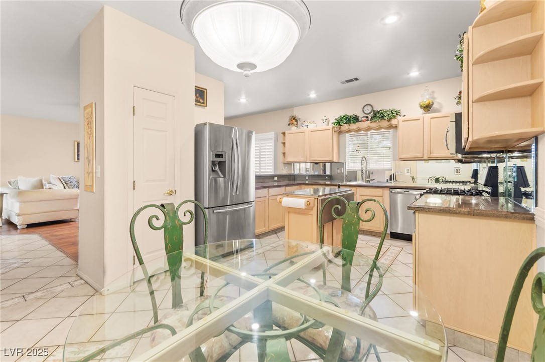 7200 Palatial Avenue