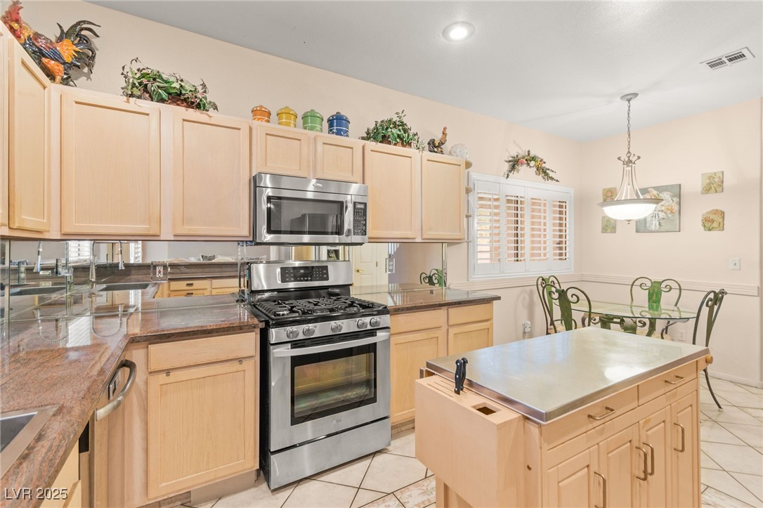 7200 Palatial Avenue