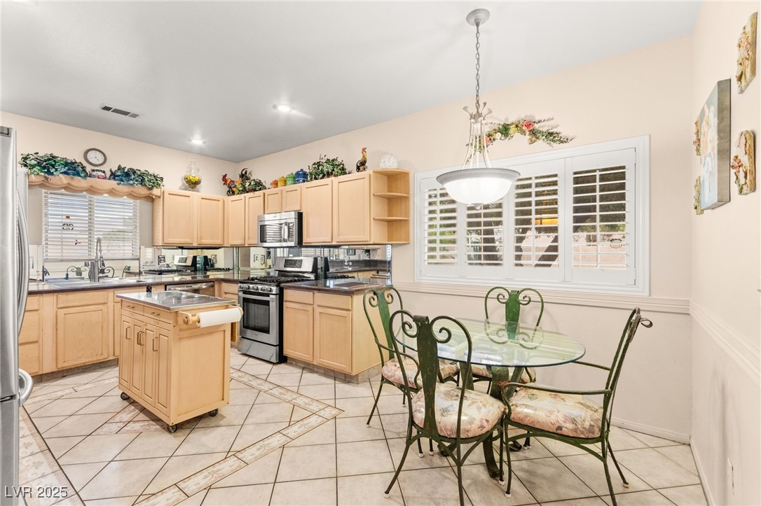 7200 Palatial Avenue