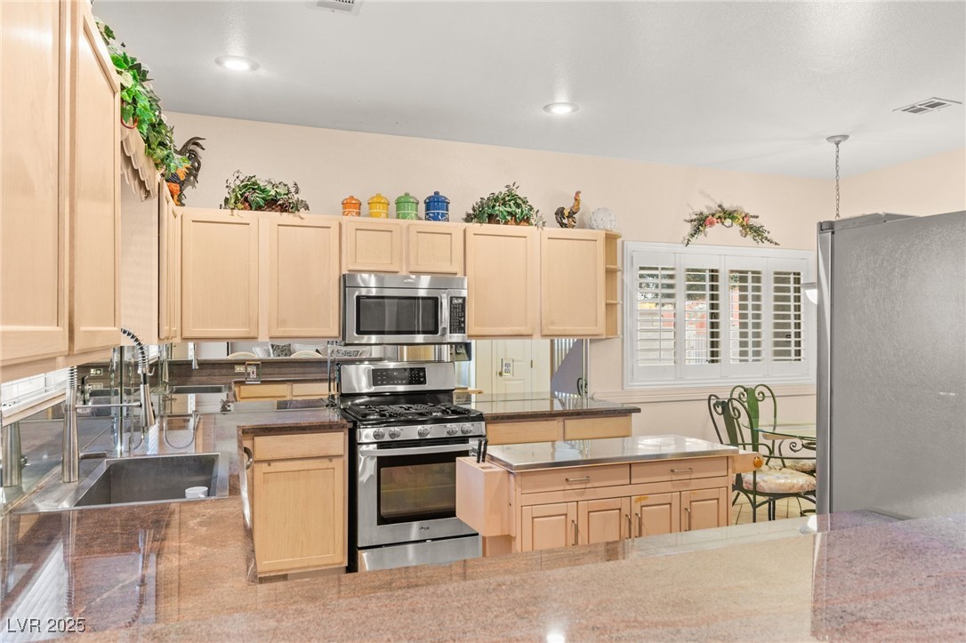 7200 Palatial Avenue