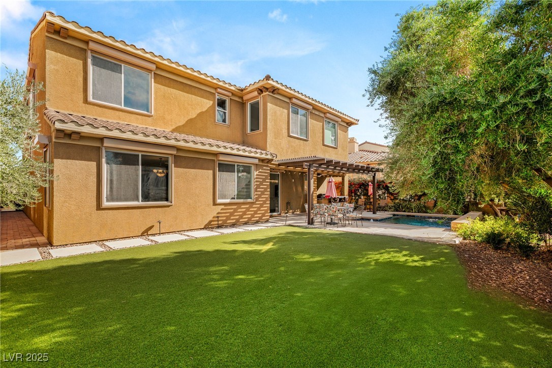 937 Rue Grand Paradis Lane