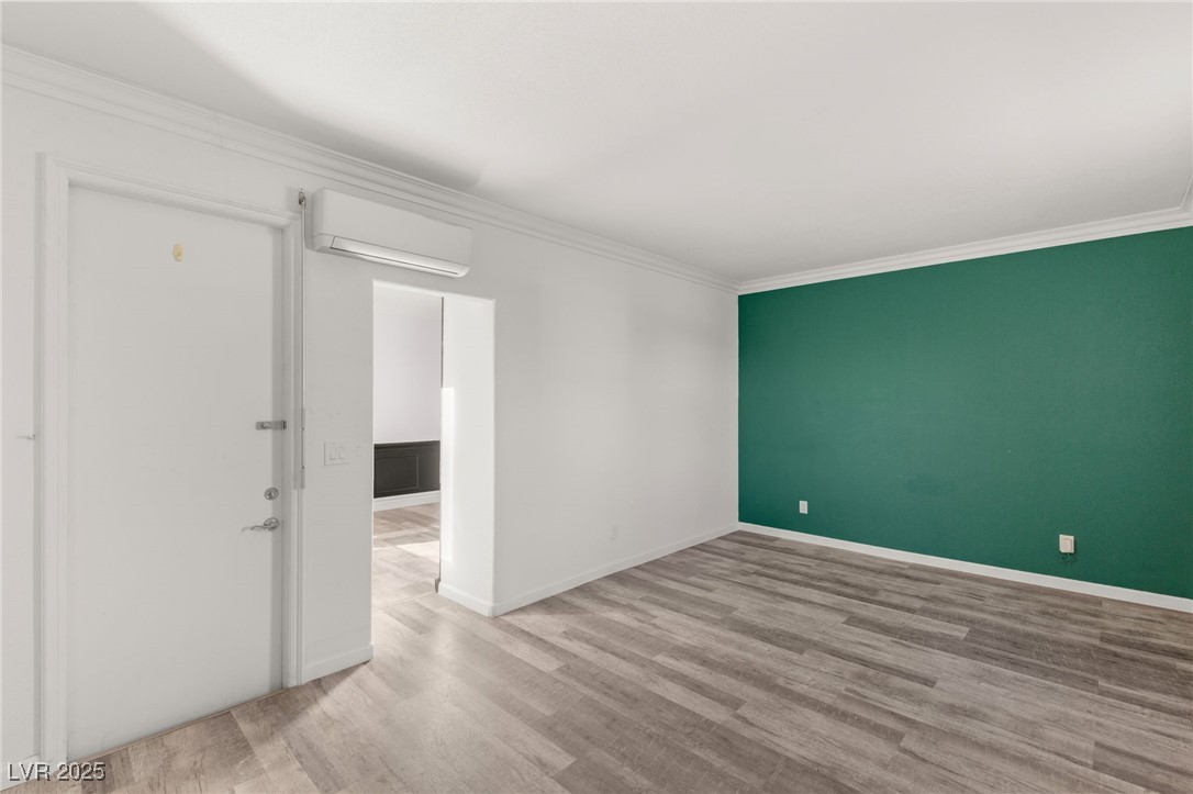 937 Rue Grand Paradis Lane