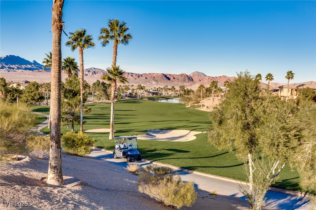 937 Rue Grand Paradis Lane