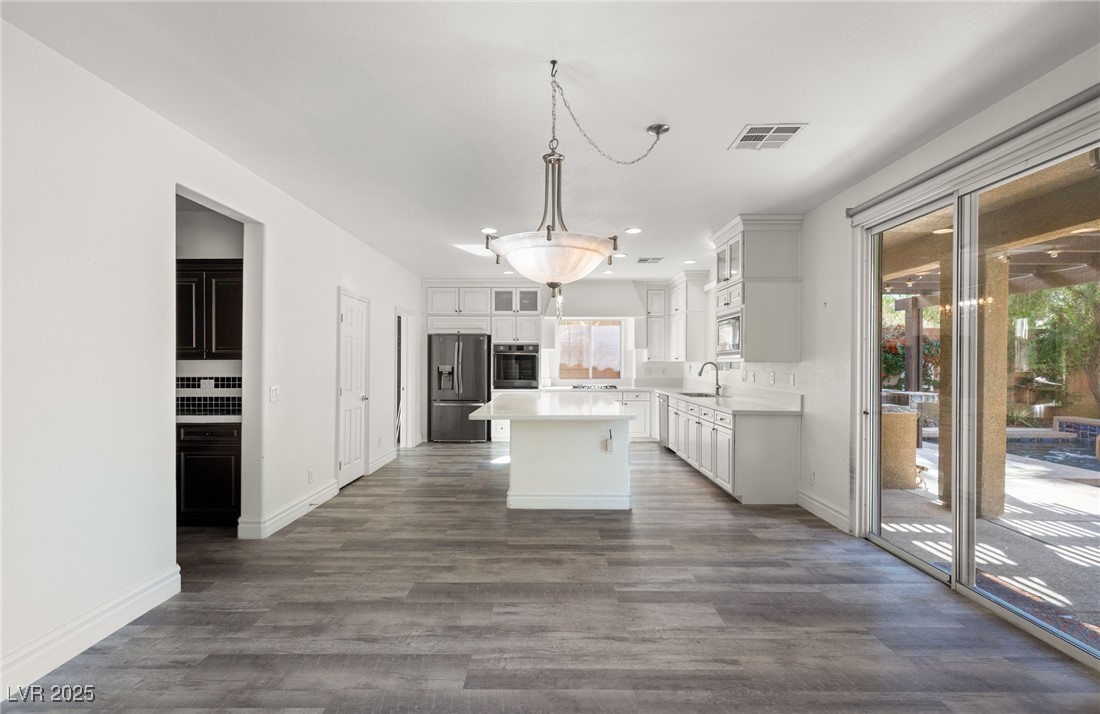 937 Rue Grand Paradis Lane