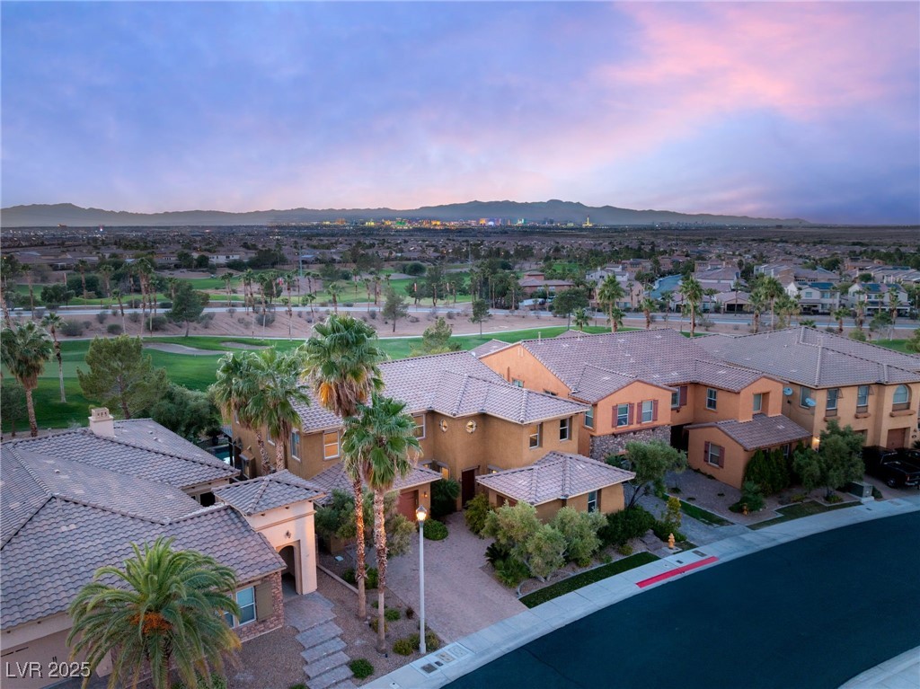 937 Rue Grand Paradis Lane