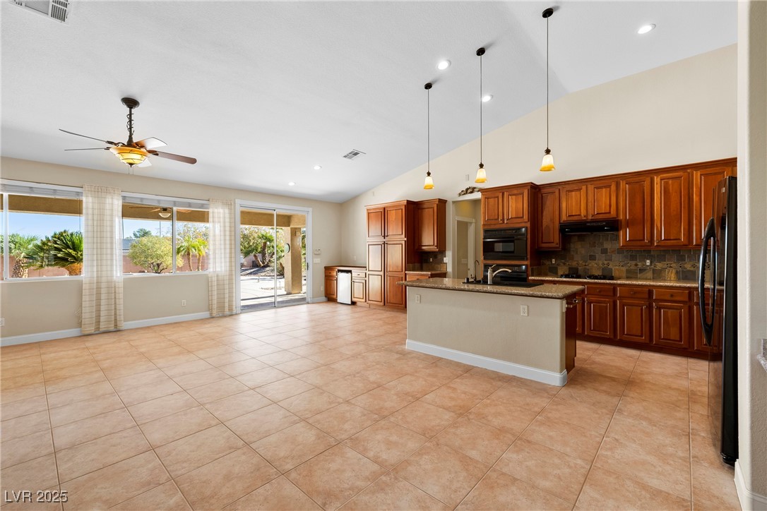 8704 Desert Night Street