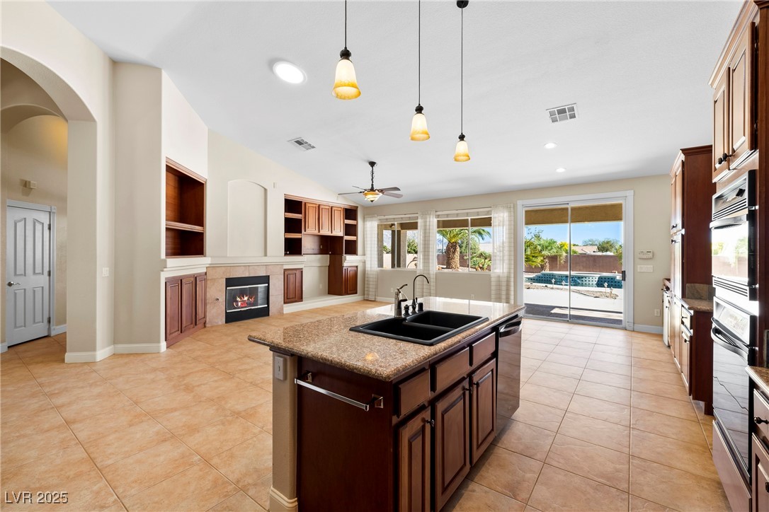 8704 Desert Night Street