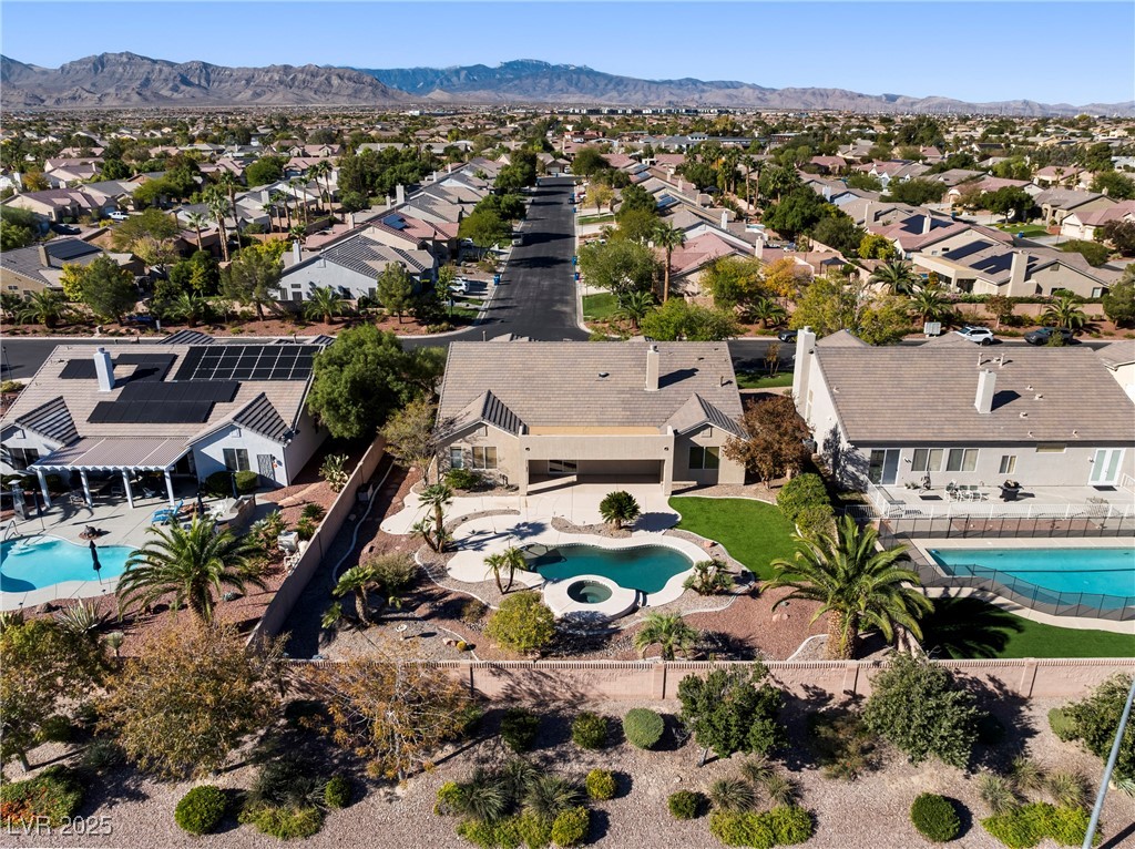 8704 Desert Night Street