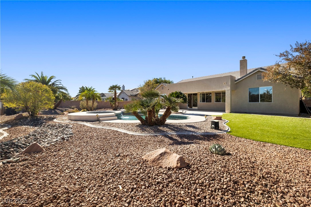 8704 Desert Night Street