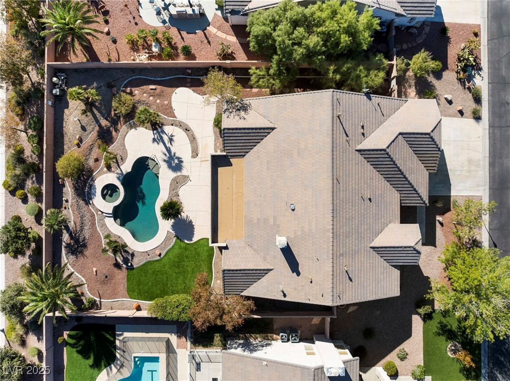 8704 Desert Night Street