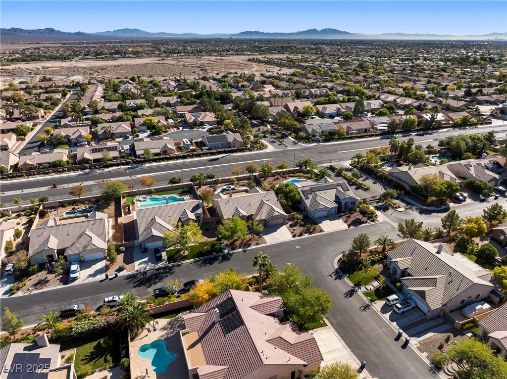8704 Desert Night Street