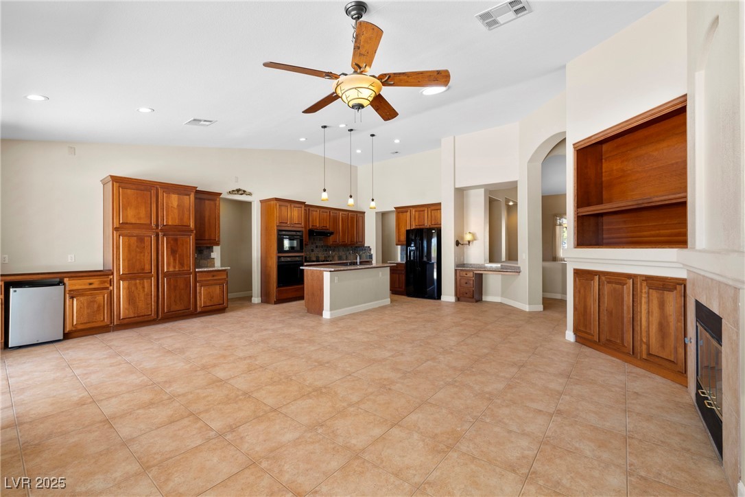 8704 Desert Night Street
