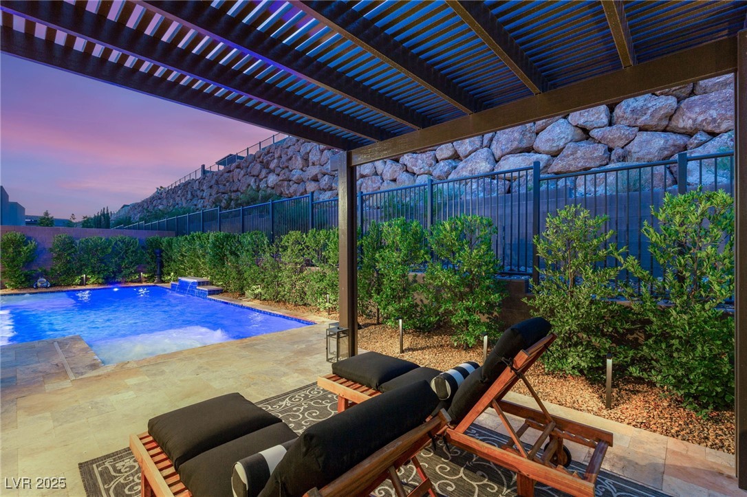 445 Cliff Terrace Avenue