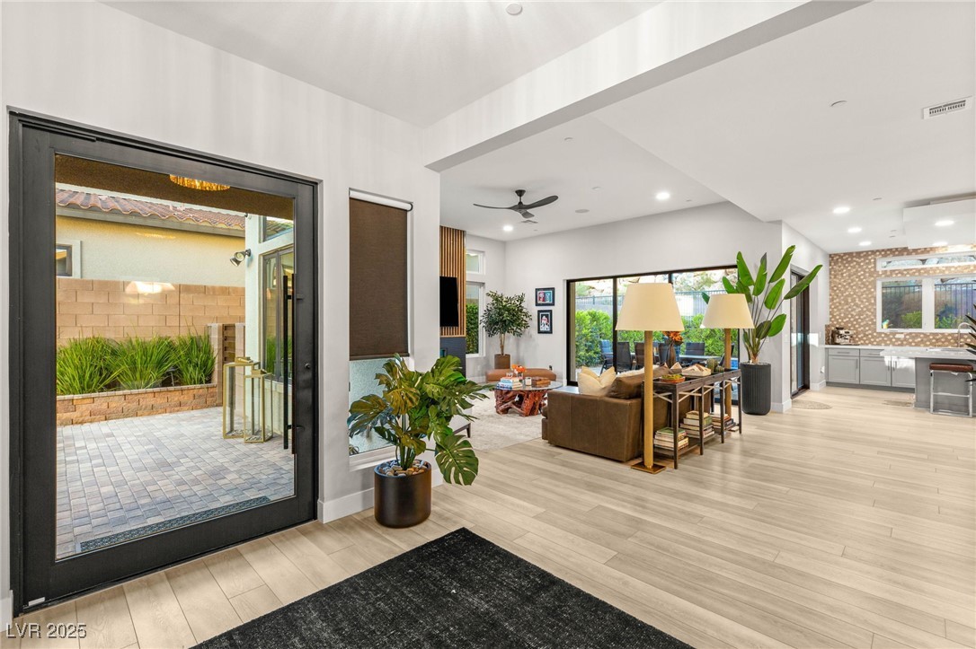 445 Cliff Terrace Avenue