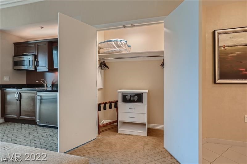 145 East Harmon Avenue 1405