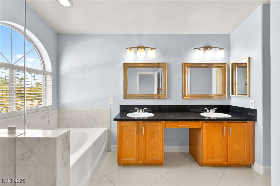 8104 Villa Finestra Drive