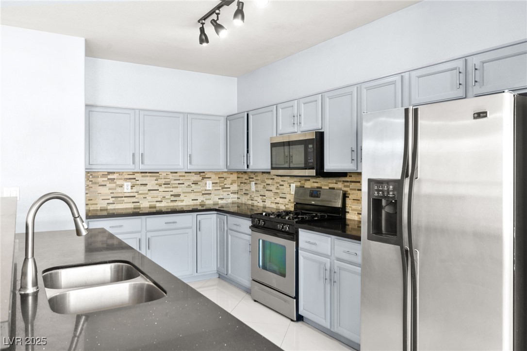 8104 Villa Finestra Drive