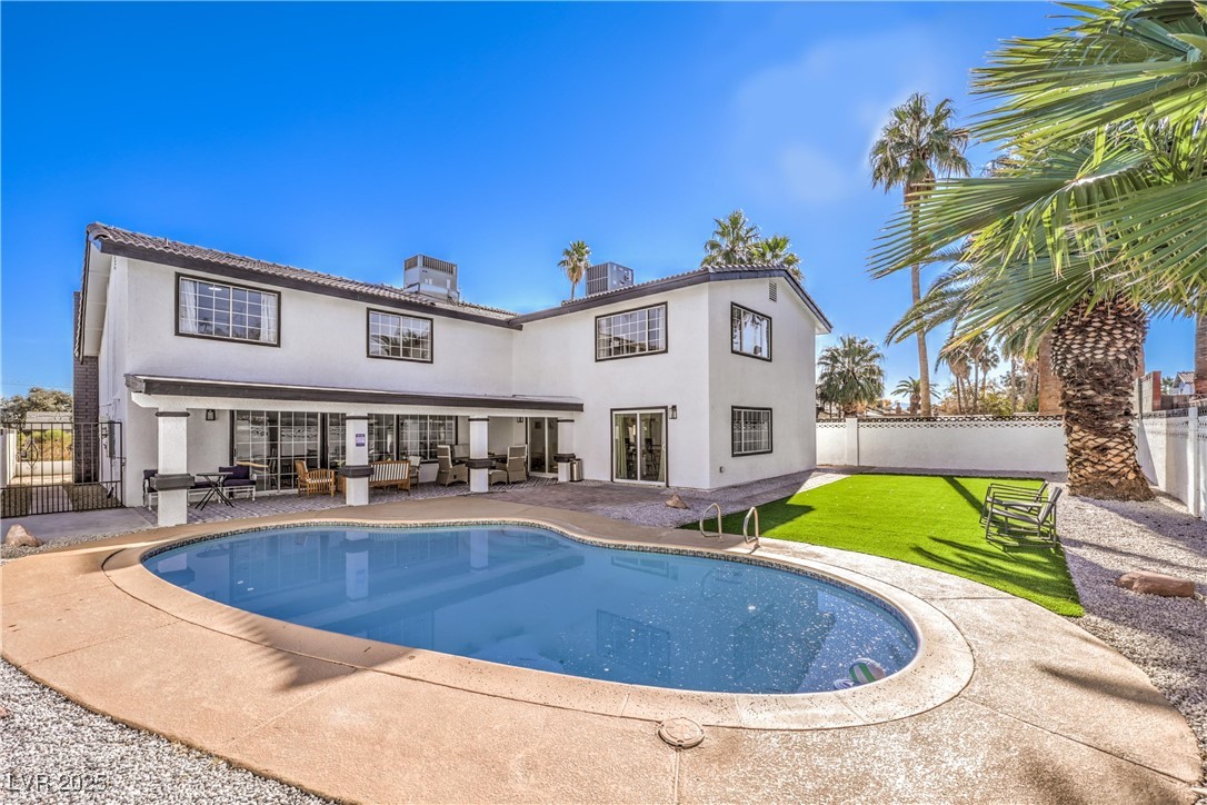 4731 Avenida Del Diablo