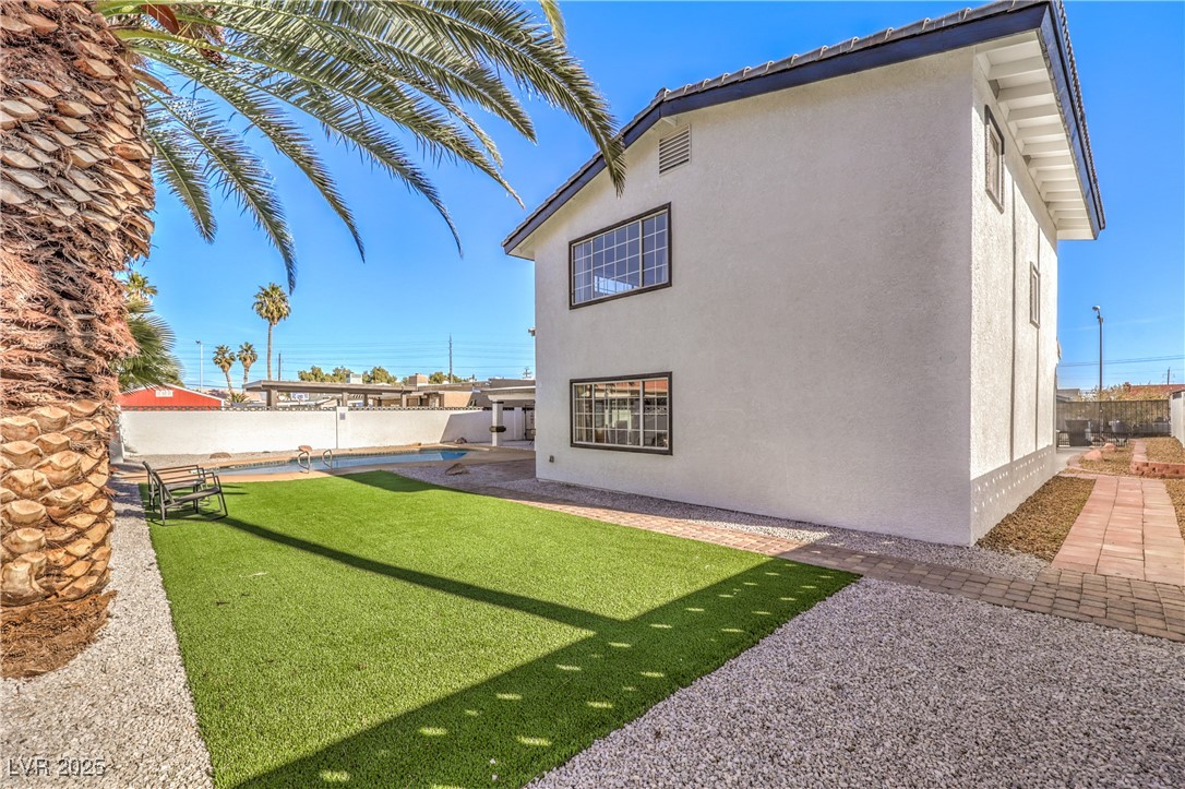 4731 Avenida Del Diablo