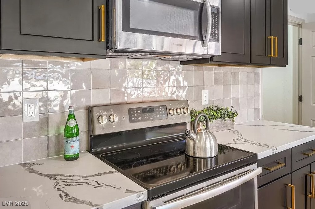 4731 Avenida Del Diablo