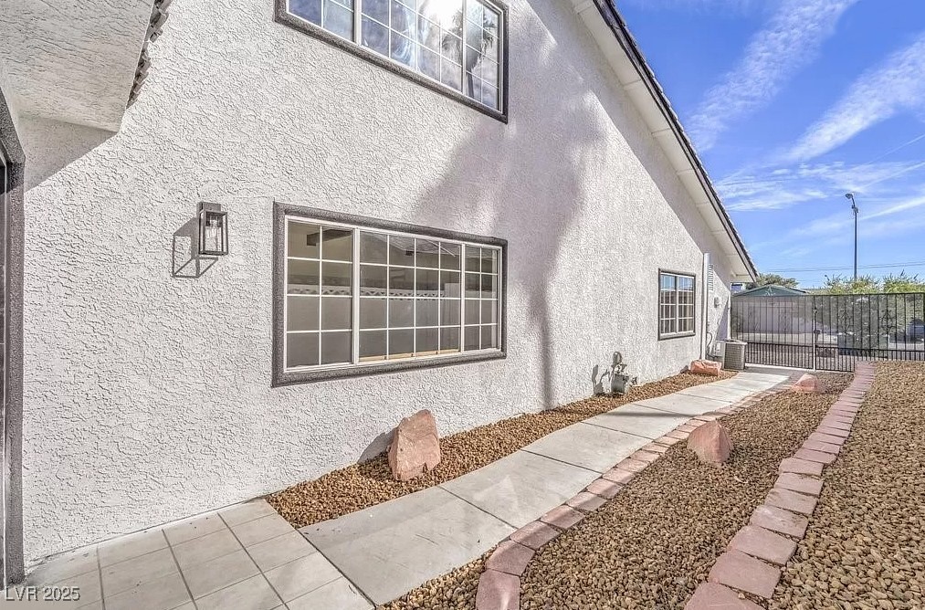 4731 Avenida Del Diablo