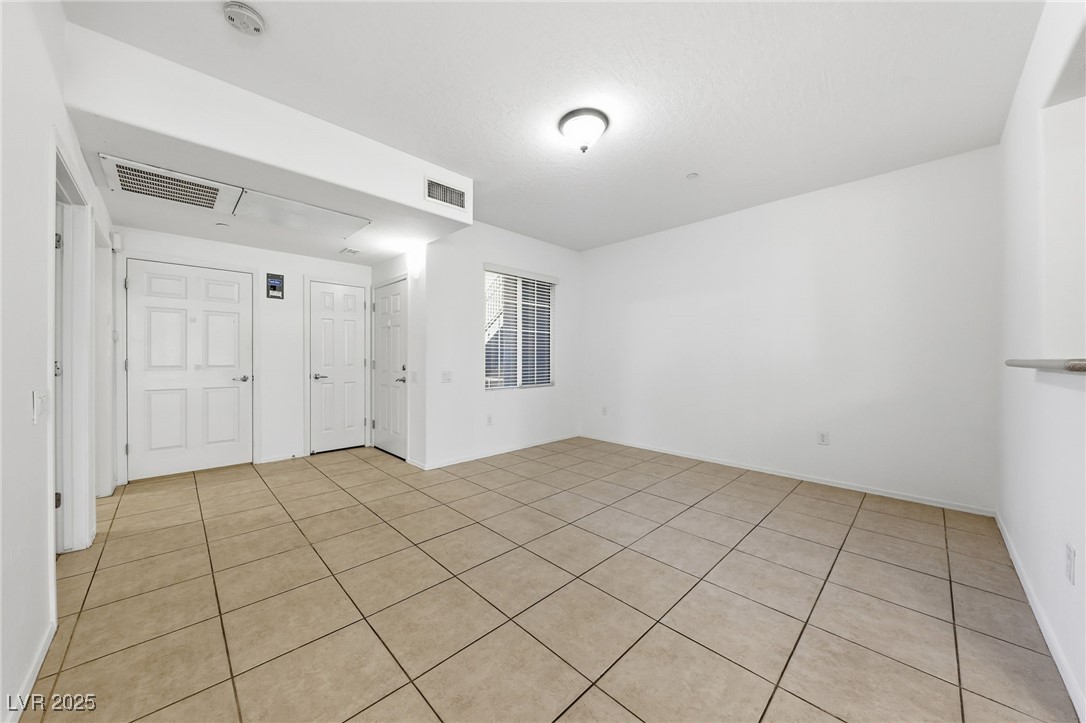 6868 Sky Pointe Drive 1093