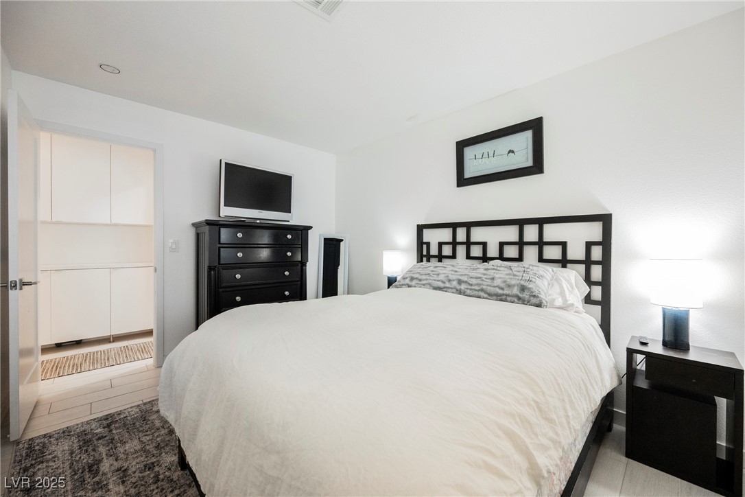 3241 Shoreline Drive