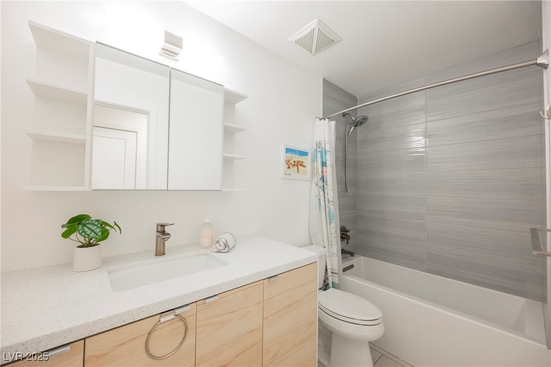 3241 Shoreline Drive