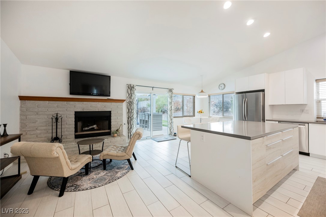 3241 Shoreline Drive