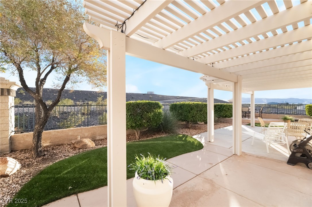 3199 Moon Beam Avenue