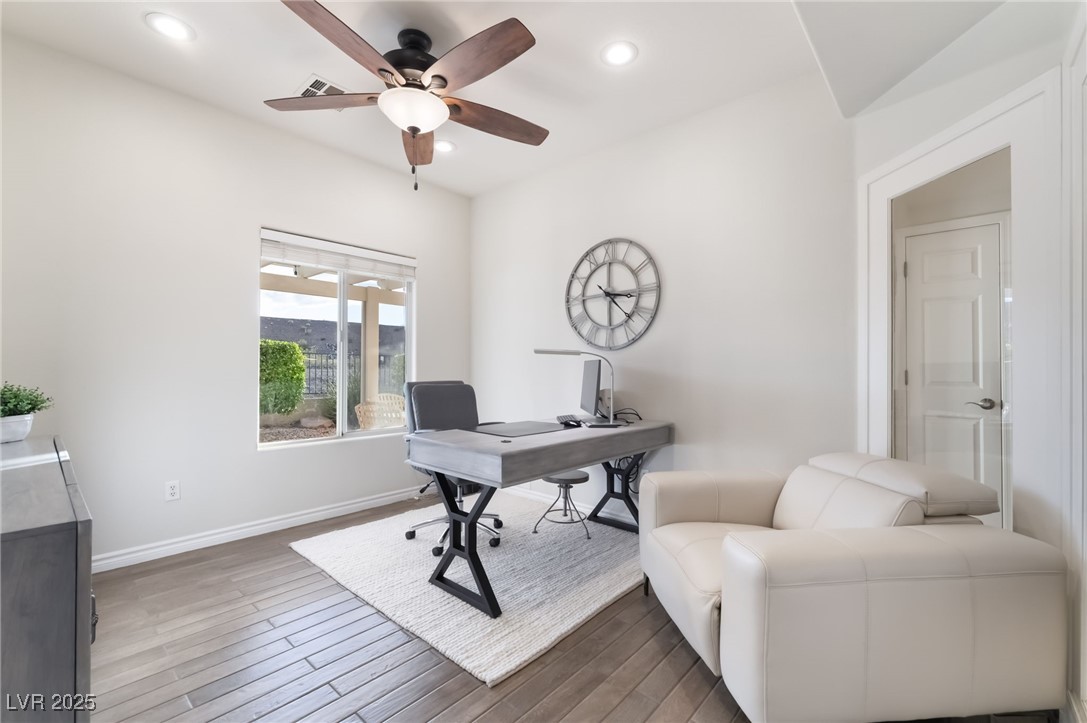 3199 Moon Beam Avenue