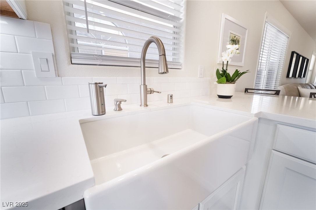 3199 Moon Beam Avenue