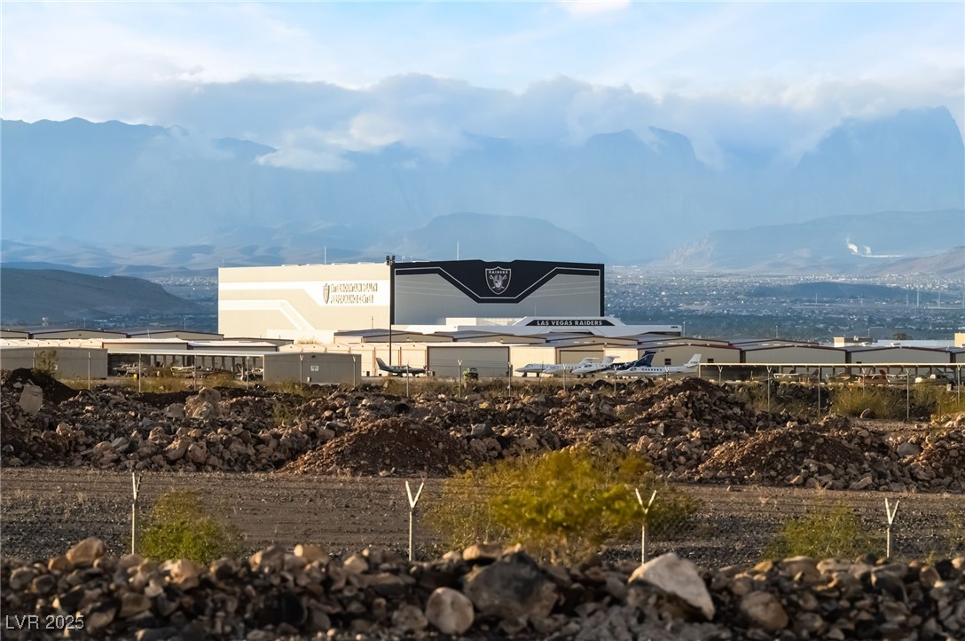 3199 Moon Beam Avenue