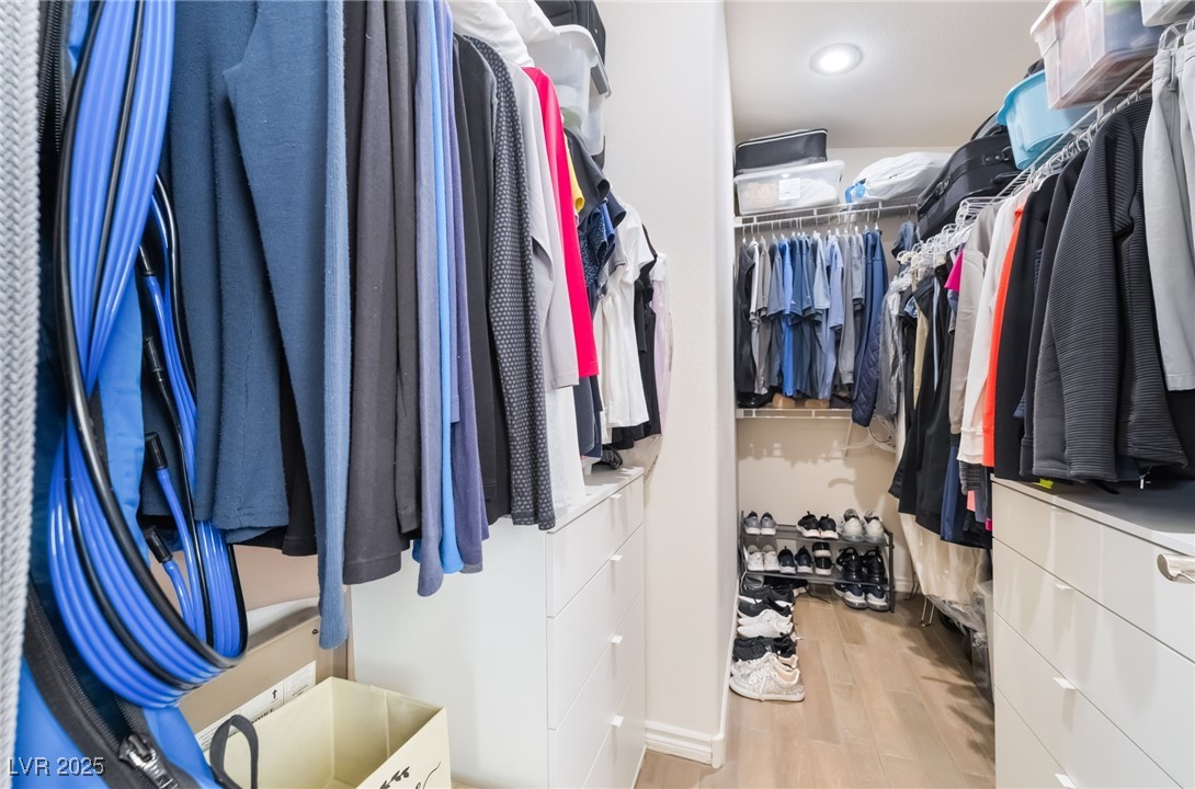 3199 Moon Beam Avenue