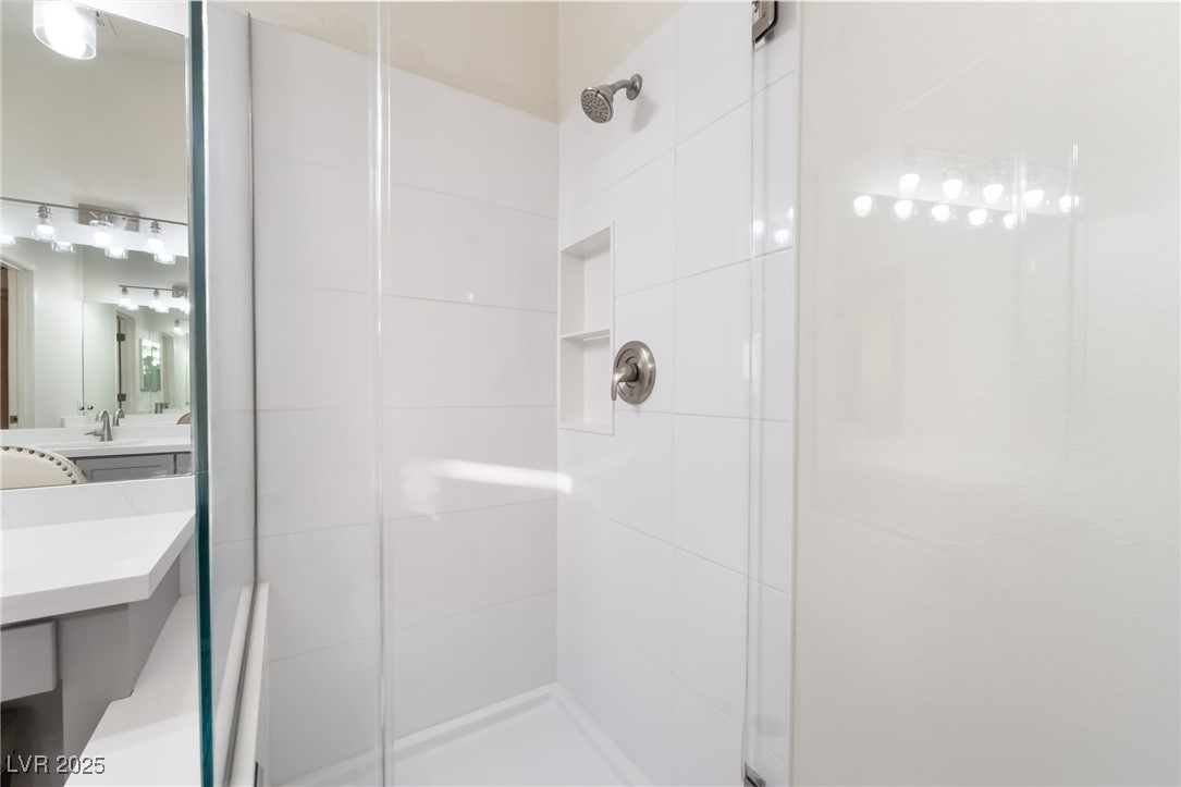 3199 Moon Beam Avenue