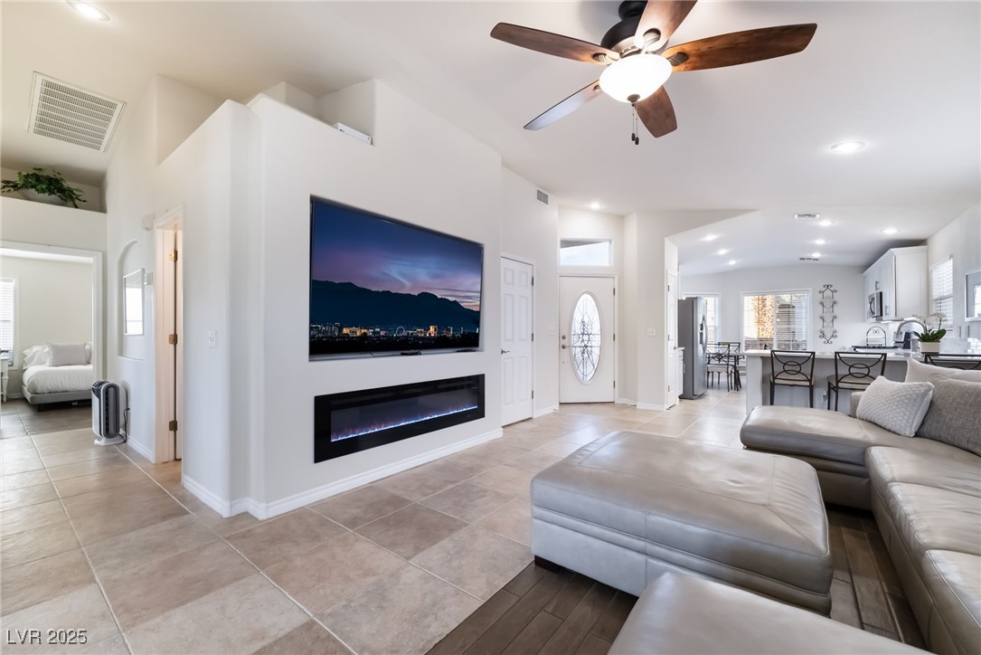 3199 Moon Beam Avenue