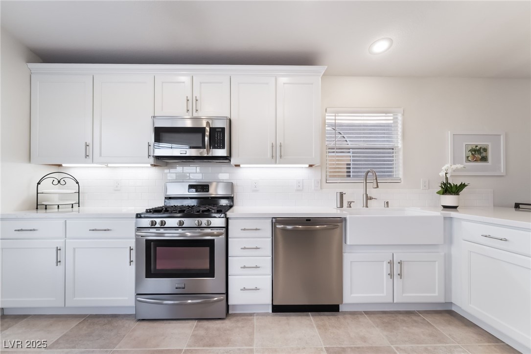 3199 Moon Beam Avenue