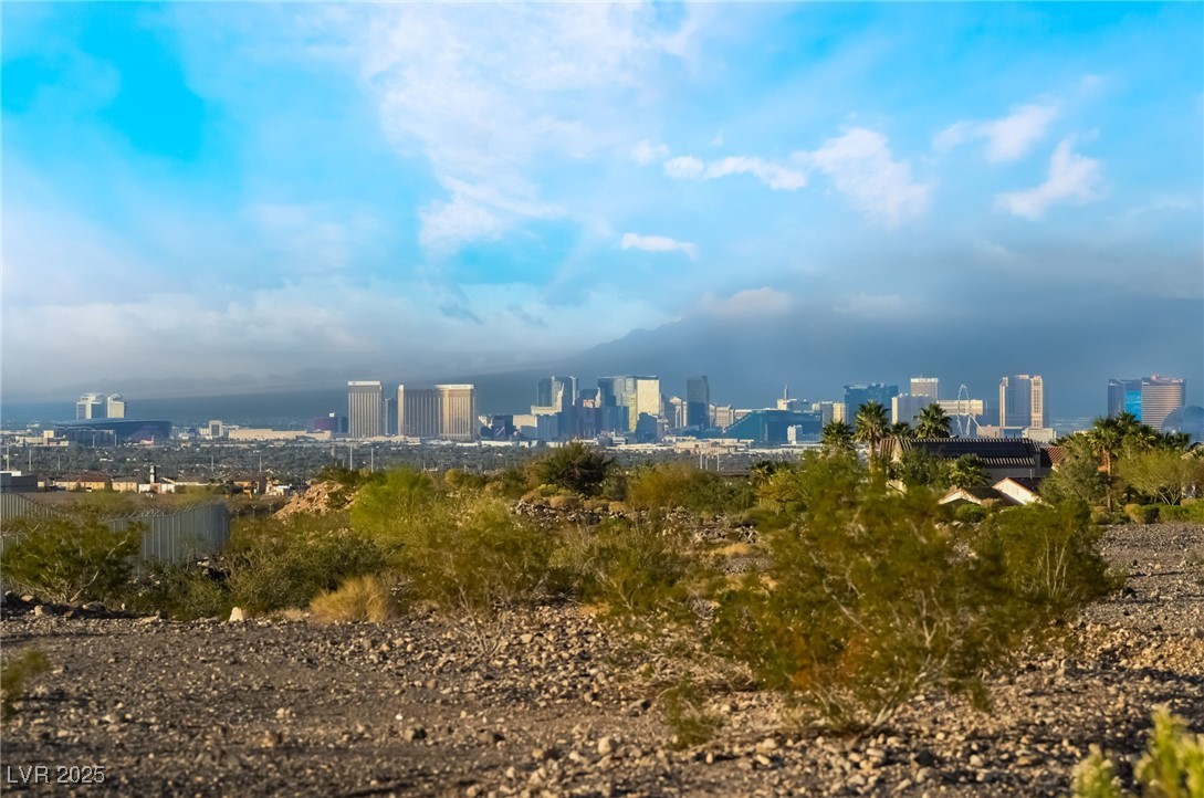 3199 Moon Beam Avenue