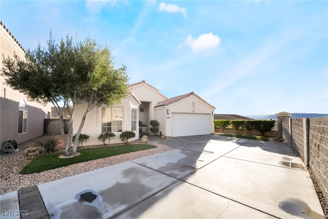 3199 Moon Beam Avenue