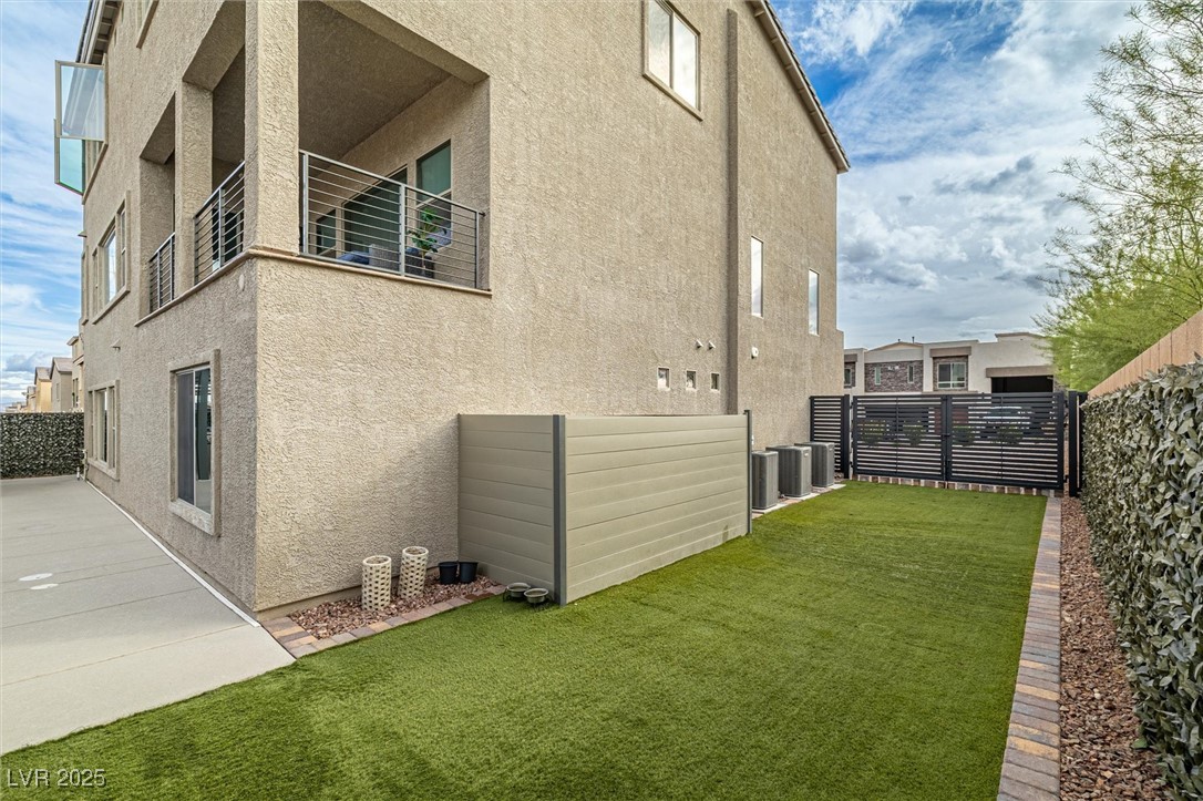 6088 Rockway Glen Avenue