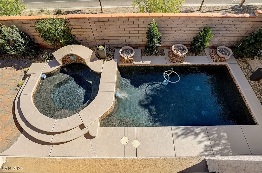 12121 Las Hurdes Avenue