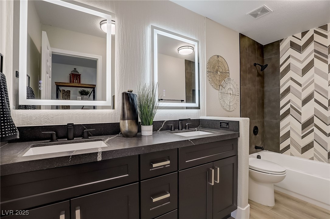 12121 Las Hurdes Avenue