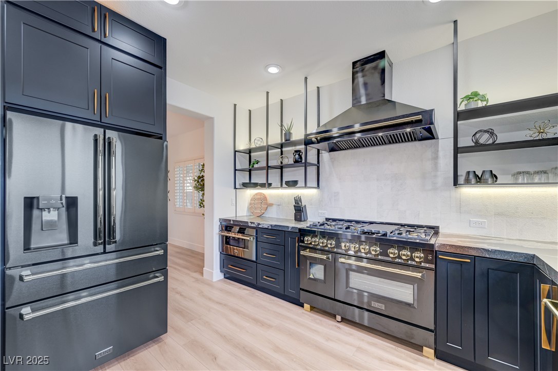 12121 Las Hurdes Avenue