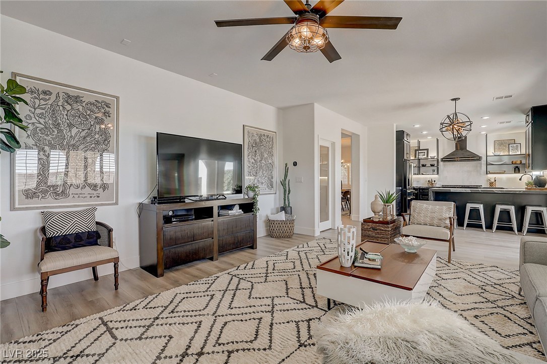 12121 Las Hurdes Avenue