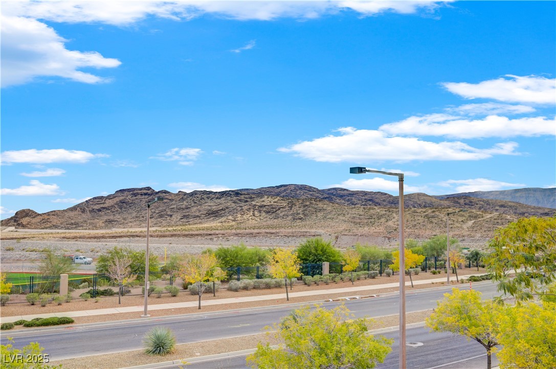 12121 Las Hurdes Avenue