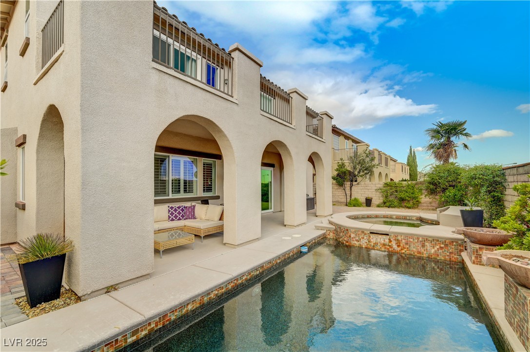 12121 Las Hurdes Avenue