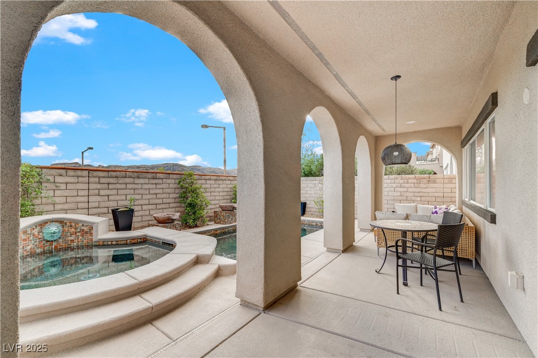 12121 Las Hurdes Avenue