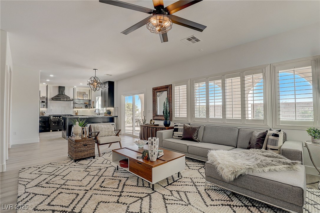 12121 Las Hurdes Avenue