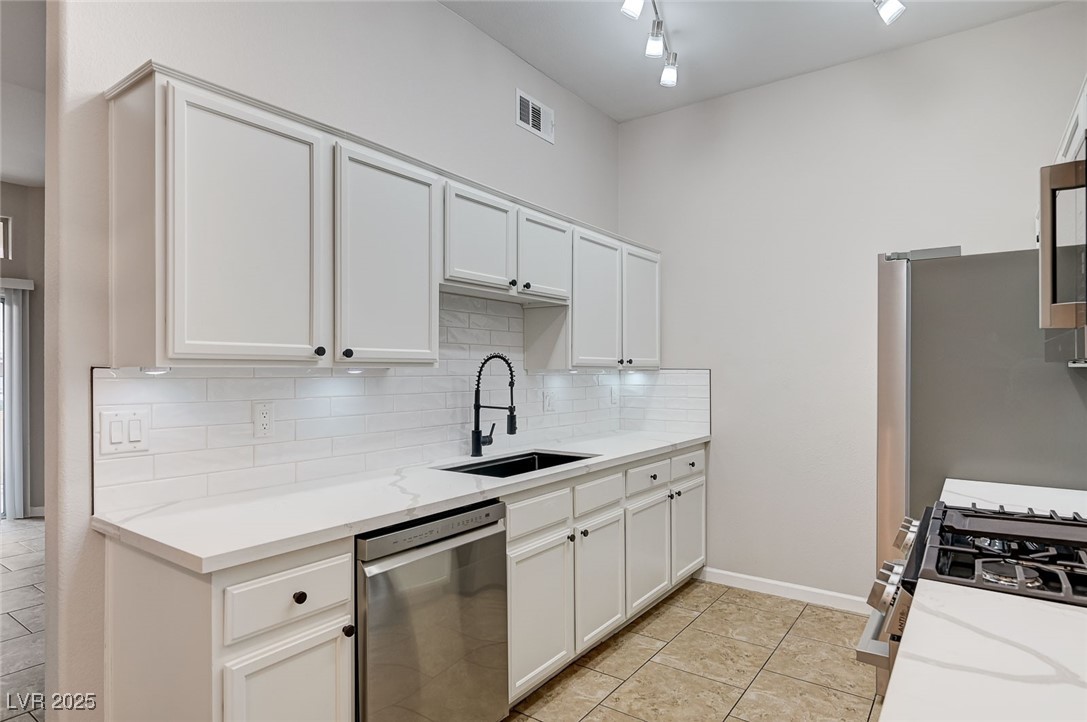 3500 Cactus Shadow Street 104